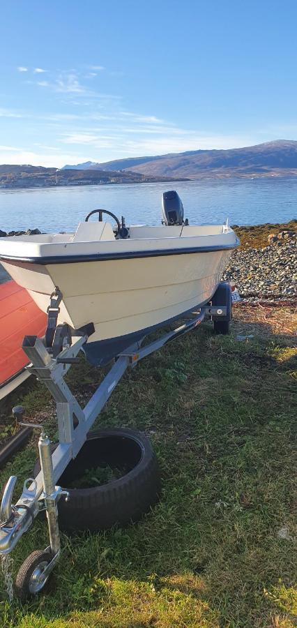 Nydelig Utsikt, Egen Leilighet Med To Parkeringer Movik  ภายนอก รูปภาพ
